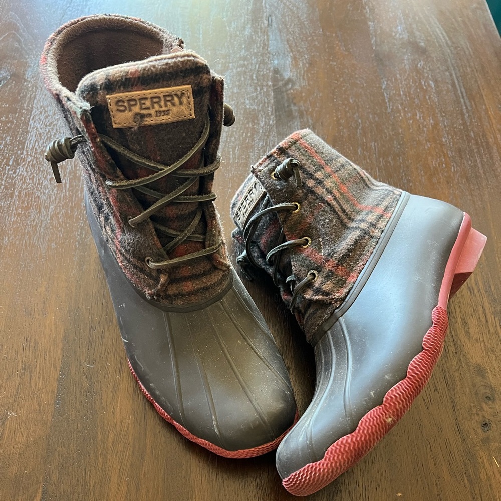 Sperry Topsider Brown Plaid Saltwater Rubber Duck Boots Size 9.5